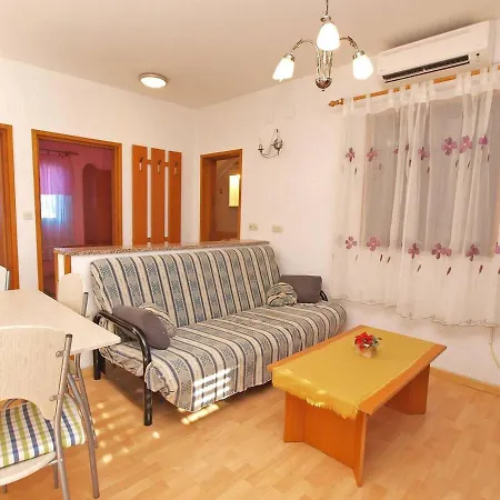 Apartman Alma *